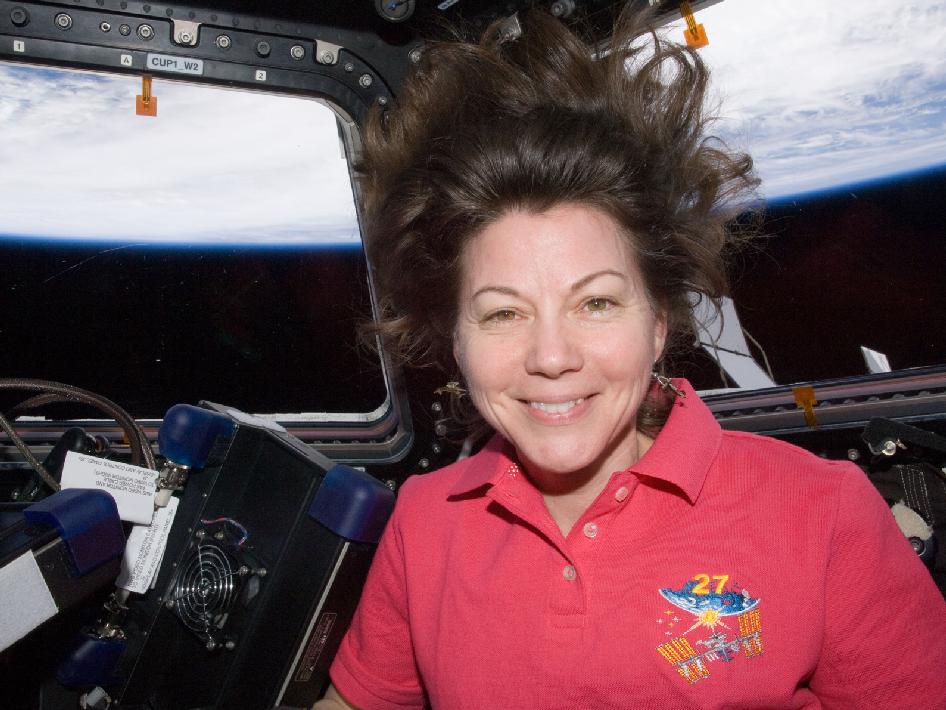 Mother's Day in Space: Astronaut Mom Connects With Son From Orbit